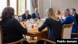 Pərviz Şahbazov və Cefri Pyatt (Mənbə: Energetika Nazirliyi)