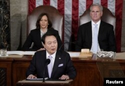 윤석열 한국 대통령이 27일 미국 상하원 합동회의에서 연설하고 있다.