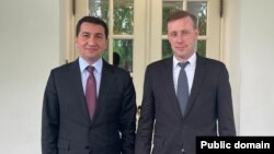 Hikmət Hacıyev və Ceyk Sallivan (Mənbə: Sosial şəbəkə)