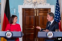 美国国务卿布林肯与德国外长贝尔伯克位于华盛顿的美国国务院举行联合记者会。(2023年9月15日)