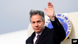 美国国务卿布林肯抵达德国慕尼黑机场。（2023年2月17日）