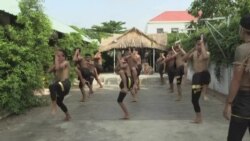 Art martial ancestral au Cambodge : Des jeunes perpétuent une tradition menacée