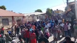 Jeremie: Plizyè Moun Blese Anba Kout Manchèt ak Kout Woch Pandan yon Manifestasyon Kont Ensekirite a