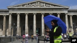 British Museum mengatakan pada 16 Agustus 2023, barang-barang koleksinya ditemukan hilang, dicuri, atau rusak. (Foto: AP)