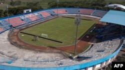 Stadion Kanjuruhan, Malang, 4 Oktober 2022. (Bagus Saragih/AFP). Insiden 1 Oktober 2022 yang menewaskan 131 orang termasuk lusinan anak -anak di stadion ini, tercatat sebagai salah satu bencana paling mematikan dalam sejarah sepak bola. 
