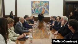 Sastanak predsednika Srbije Aleksandra Vučića sa ambasadorima zemalja Kvinte i šefom Delegacije EU u Srbiji (FoNet)