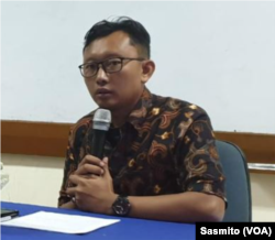 Ketua Yayasan Lembaga Bantuan Hukum Indonesia (YLBHI) M Isnur. (Sasmito/VOA)