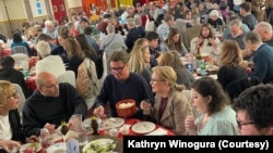 At the Kung Pao Kosher Comedy show in San Francisco, California, guests can enjoy a Chinese banquet as well as a show featuring Jewish comedians. This year was the show's 31st annual. 