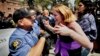 US police clash with students who demand colleges cut financial ties to Israel 
