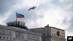 The Russian Defense Ministry with anti-aircraft artillery systems atop the roof in Moscow, June 24, 2023.