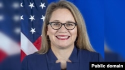 Erika Olson (Rəsmi foto)