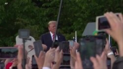 Donald Trump Mennen Kanpay nan Katye Popile Bronx la 