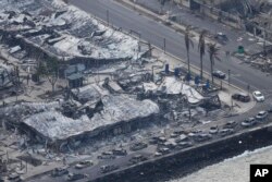 Puing-puing kebakaran di Lahaina, Hawaii pada Kamis, 10 Agustus 2023. (Foto: AP)