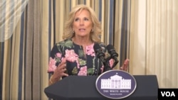 조 바이든 미국 대통령 부인 질 바이든 여사가 24일 백악관에서 오는 26일 윤석열 한국 대통령 부부의 국빈방문을 기념해서 개최할 국빈만찬 내용을 미리 공개했다.