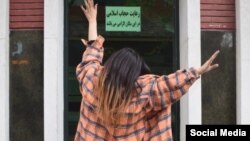 اعتراض به حجاب اجباری