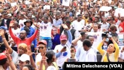 Vijana wa DRC wakishiriki katika kampeni za uchaguzi, Bukavu, DRC.