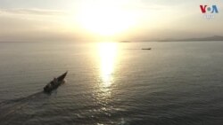 អ្នក​ច្នៃប្រតិដ្ឋ​កេនយ៉ា​ផលិត​​សម្លៀកបំពាក់​​ធ្វើ​ពី​ស្បែក​​ត្រី