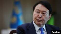 윤석열 한국 대통령이 18일 서울 집무실에서 '로이터' 통신과 인터뷰했다.