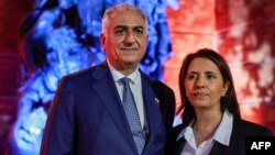 شاهزاده رضا پهلوی در کنار گیلا گاملیل، وزیر اطلاعات اسرائیل