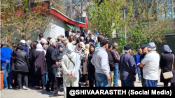 اعتراض گروهی از شهروندان به قطع درختان پارک قیطریه برای ساخت مسجد