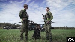 په ۲۰۲۲ کې پر اوکراین باندې د روسیې د یرغل راهیسې، کیف ته د سویډن مرستې له ۱۰۰ میلیارد کرونرو اوښتي او په دې توګه اوکراین د سویډن د ترټولو زیاتو مرستو ترلاسه کوونکی هیواد دی.