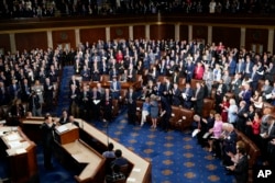 미국을 국빈 방문한 윤석열 한국 대통령이 27일 미 의회 상하원 합동회의에서 연설했다. 한국 대통령의 합동회의 연설은 박근혜 대통령 이후 10년 만이다.