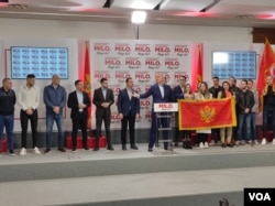 Crnogorski predsjednik Milo Đukanović govori na konferenciji za novinare. (Foto: VOA, Jovo Radulović)