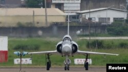 타이완 공군 기지에서 23일 이륙을 준비 중이 타이완 공군 미라지 전투기 (자료사진)
