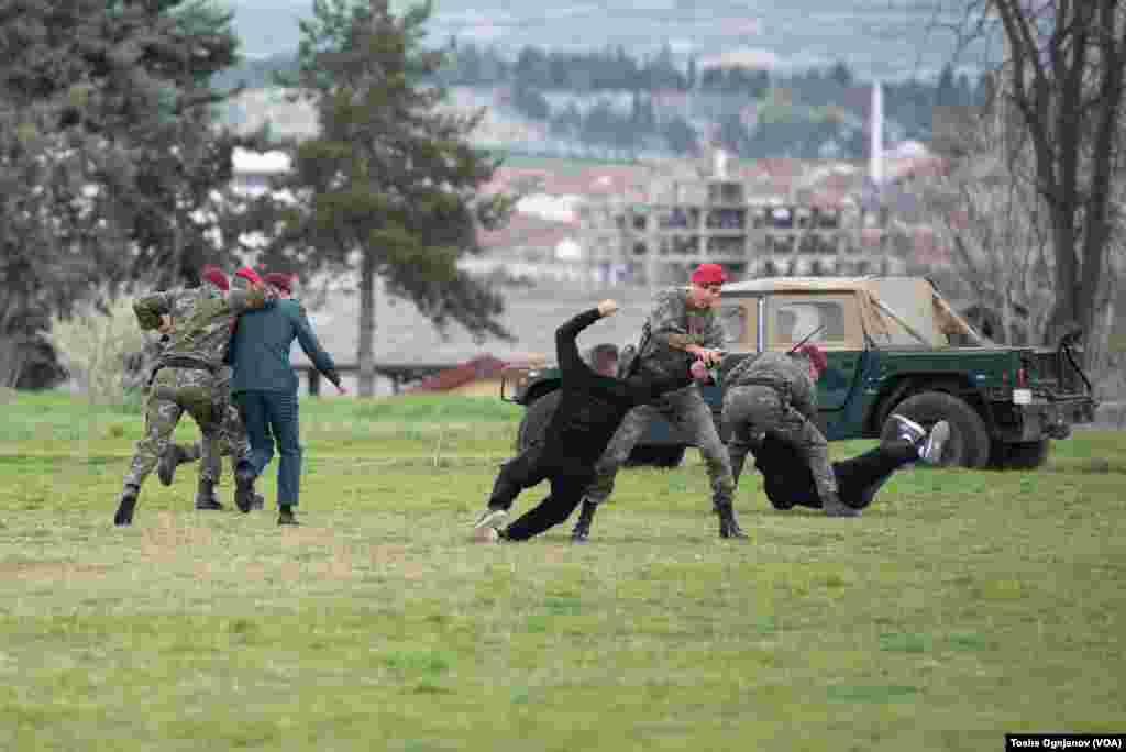 Три години членство во НАТО, показна вежба на македонската армија и свеченост во касарната Илинден во Скопје