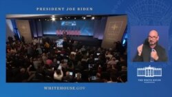 Biden Sèmante nan yon Konferans pou Laprès lap Rete nan Kous Prezidansyèl la 