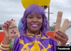 Upaya Grounds Krewe untuk membantu mewujudkan “Mardi Gras yang Lebih Ramah Lingkungan". (Facebook/GroundsKrewe)