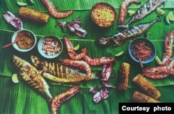 Masakan Indonesia dan bumbu pelengkapnya.