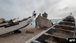 L'embarcation aurait donc remonté les côtes sénégalaises vers le nord et venait juste de passer dans les eaux mauritaniennes quand elle a sombré.