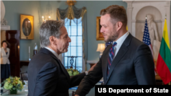 美国国务卿布林肯2023年3月6日与到访的立陶宛外长兰茨贝尔吉斯（Gabrielius Landsbergis）举行会谈。（照片来自布林肯的推特账号）