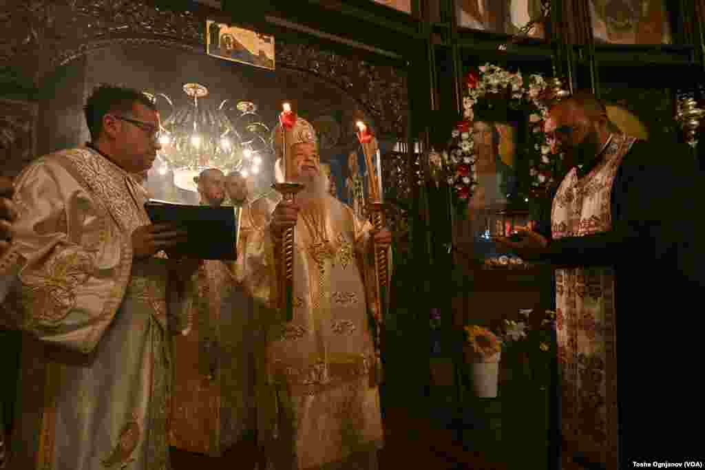  МПЦ-ОА и македонските православни верници го празнуваат Велигден во Соборниот храм &bdquo;Св. Климент Охридски&ldquo;. Велигденска богослужба под водство на г.г. Стефан &nbsp; 