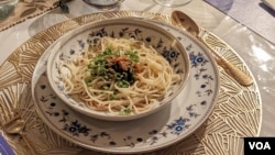 “麻辣屋”的麻辣面 （贾尚杰摄）