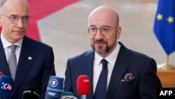 17일 샤를 미셸 EU 정상회의 상임의장이 벨기에 브뤼셀에서 열린 EU 정상회의에 앞서 기자회견을 진행하고 있다.