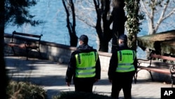 Дијалогот се одржува со посредство на високиот претставник, на ЕУ за надворешни работи и безбедносна политика Жозеп Борел