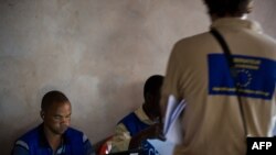 Mosala moko ya Union européenne azali kotala maponami na Kinshasa, 3 décembre 2011.