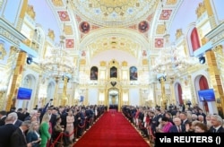 Para tamu menunggu dimulainya upacara pelantikan Vladimir Putin sebagai Presiden Rusia di Kremlin, Moskow, Rusia 7 Mei 2024. (Sputnik/Grigory Sysoyev/Kremlin via REUTERS)