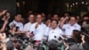 Capres-cawapres Anies Baswedan-Muhaimin Iskandar berbicara di Posko Tim Hukum Amin, Mampang Prapatan, Jakarta Selatan, Selasa(20/2). (Courtesy : TPN Anies-Muhaimin)