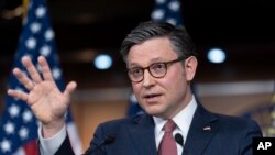 ប្រធានរដ្ឋសភាអាមេរិកលោក Mike Johnson ថ្លែងនៅវិមានសភា ក្នុងរដ្ឋធានីវ៉ាស៊ីនតោន កាលពីថ្ងៃទី២០ ខែមីនា ឆ្នាំ២០២៤។