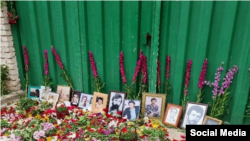 درهای گورستان خاوران در تهران