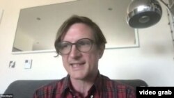 Tomas Meyn, Oksford universiteti tadqiqotchisi, poraxo’rlik va kleptokratiya bo’yicha izlanishlar olib boradi