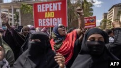 Soutenus par des groupes religieux, les manifestants ont marché jusqu'à la Cour suprême après la prière du vendredi dans une mosquée voisine.