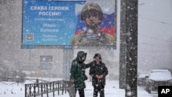 Британското министерство за одбрана вели зголемувањето на бројот на руските жртви веројатно се должи недостиг на обучен персонал, координација и ресурси на фронтот