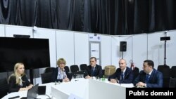 Ceyhun Bayramov Skopye şəhərində ATƏT Nazirlər Şurasının 30-cu iclasında iştirakı çərçivəsində ATƏT-in Baş katibi Helqa Şmid ilə görüşüb. (foto : Azərbaycan XİN