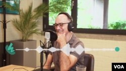 จอร์จ คอสเตอร์ ผู้ที่มีมีปัญหาเส้นเสียงอัมพาต และได้ใช้ประโยชน์จาก Whispp