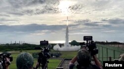 在台湾屏东举行的军演中，台湾军人进行爱国者PAC-2地对空导弹射击操演。（2024年8月20日视频截图）