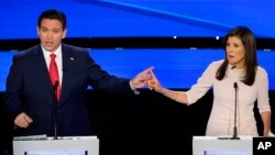 نیکی هیلی و ران دسانتیس